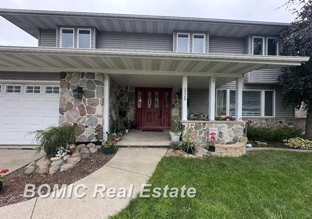 Photo 2 of Single family home for sale at 3028 Melrose Dr, Bay City, MI 48706 | MLS# 61050217920 | Listing updated on 2026-08-25