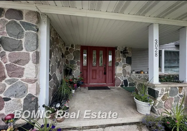 Photo 3 of Single family home for sale at 3028 Melrose Dr, Bay City, MI 48706 | MLS# 61050217920 | Listing updated on 2026-08-25