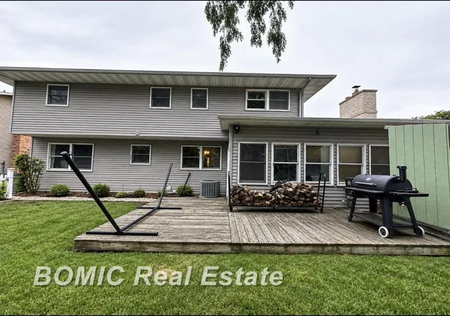 Photo 3 of Single family home for sale at 3028 Melrose Dr, Bay City, MI 48706 | MLS# 61050217920 | Listing updated on 2026-08-25