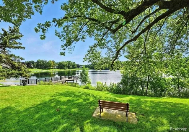 Listing Photo 3 - Condo for sale in building located at 20248 Longwood Ct, Northville, MI 48167