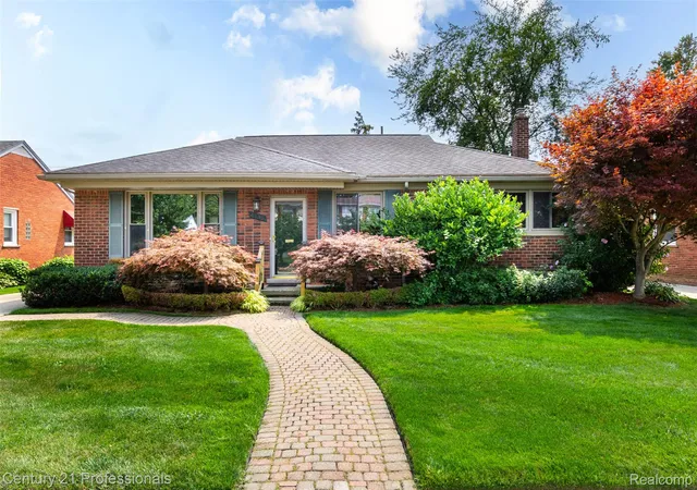 Photo 1 of Sale Pending at 4133 Amherst Rd, Royal Oak, MI 48073 | MLS# 20261062802 | Listing updated on 2026-08-31