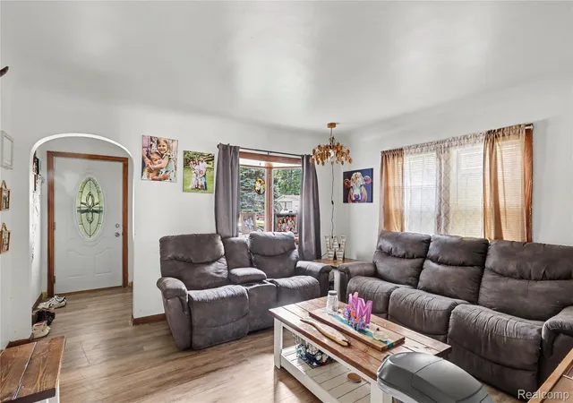 Photo 3 of Single family home for sale at 3222 Osler Ct, Saginaw, MI 48602 | MLS# 20261062817 | Listing updated on 2026-09-17