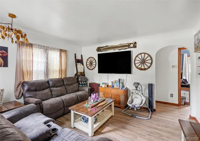 Photo 3 of Single family home for sale at 3222 Osler Ct, Saginaw, MI 48602 | MLS# 20261062817 | Listing updated on 2026-09-17