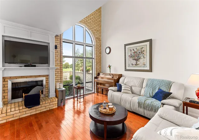 Photo 1 of Sale Pending at 1206 Oakwood Ct, Rochester Hills, MI 48307 | MLS# 20261062818 | Listing updated on 2026-08-30