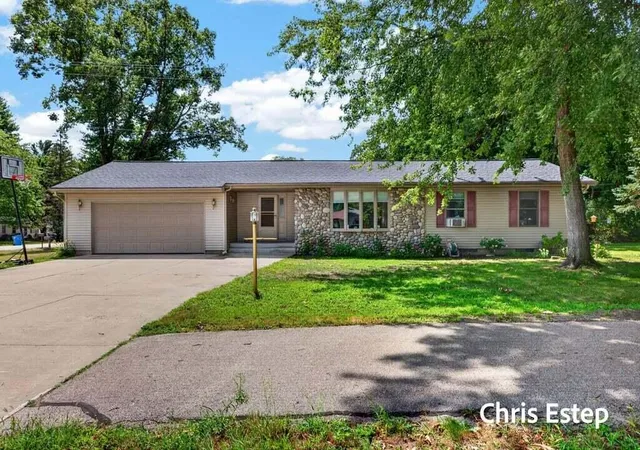1st image of 15288 Pruin St, Spring Lake, MI 49456 | MLS# 71026041614