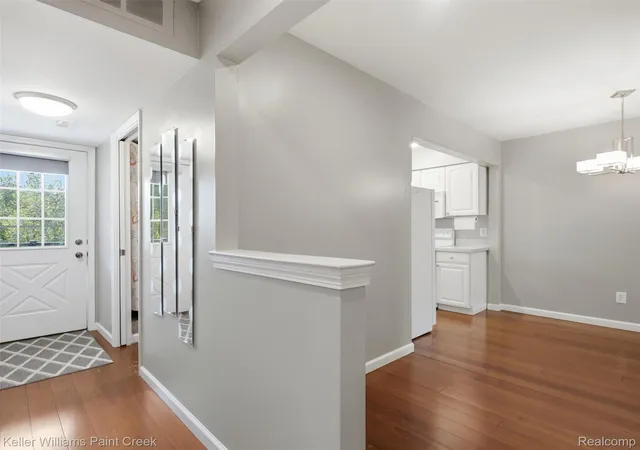Listing Photo 4 - Condo for sale in building located at 42630 Plymouth Holw Dr, Plymouth, MI 48170 - Unit #17