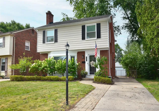 2nd image of 4411 N Verona Cir, Royal Oak, MI 48073 | MLS# 20261062837
