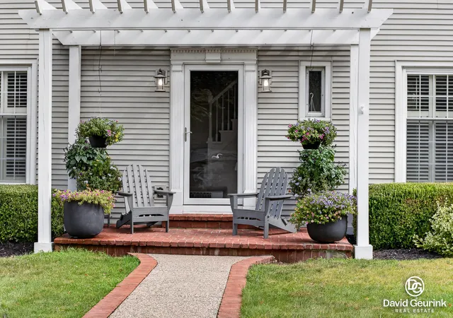 Photo 3 of Single family home for sale at 15 W 25th Street, Holland, MI 49423 | MLS# 65026041621 | Listing updated on 2026-09-18