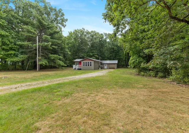 3rd image of 6860 S Croton Hardy Dr, Newaygo, MI 49337 | MLS# 72026041628