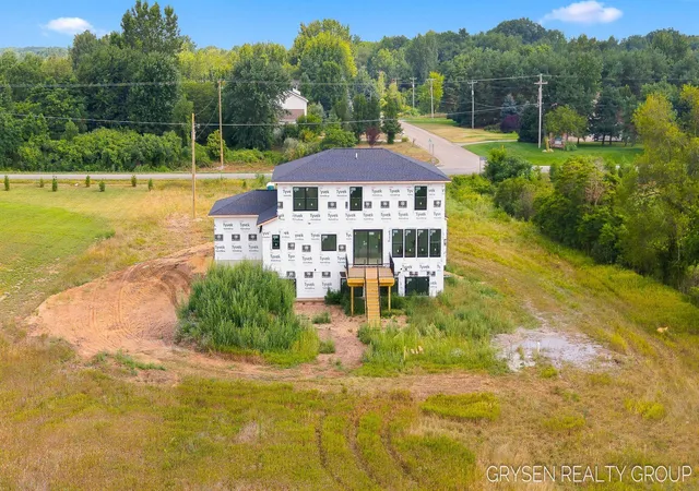 33rd image of 8814 Pierce St, Allendale, MI 49401 | MLS# 65026041641