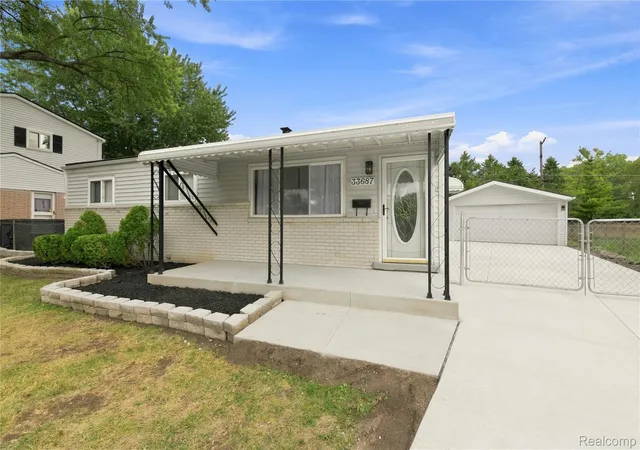 Photo 3 of Single family home for sale at 33687 Newport Dr, Sterling Heights, MI 48310 | MLS# 20261062884 | Listing updated on 2026-09-27
