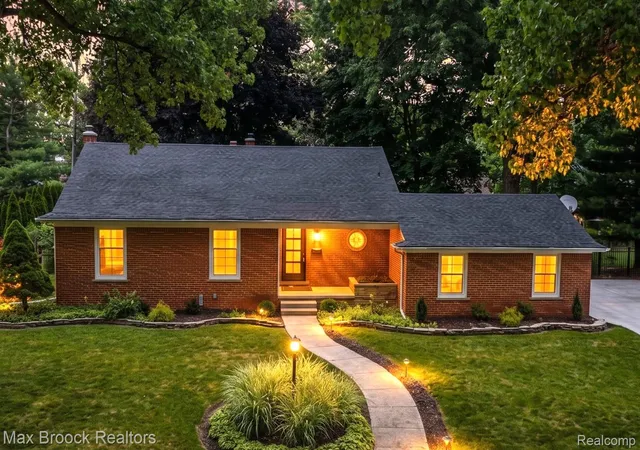 Photo 29 of Single family home for sale at 171 S Glengarry Rd, Bloomfield Hills, MI 48301 | MLS# 20261062891 | Listing updated on 2026-09-10
