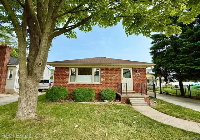 Photo 1 of Sale Pending at 22339 Lanse St, Saint Clair Shores, MI 48081 | MLS# 20261062889 | Listing updated on 2026-09-02