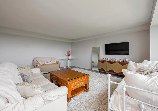 Photo 3 of Condo for sale at 1300 E Lafayette St #1309, Detroit, MI 48207 | MLS# 20261062895 | Listing updated on 2026-08-14