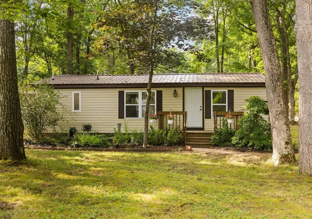 Photo 3 of Single family home for sale at 510 Merritt St, Fife Lake, MI 49633 | MLS# 78080072148 | Listing updated on 2026-10-01
