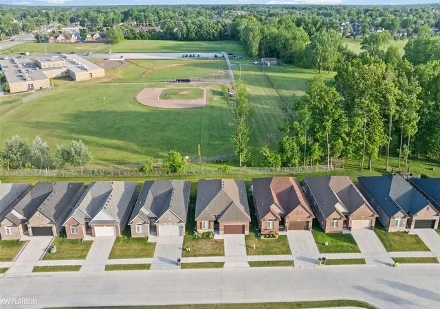 Photo 4 of Condo for sale at 15300 Eton Pointe Dr, Clinton Township, MI 48035 | MLS# 58050217953 | Listing updated on 2026-10-12