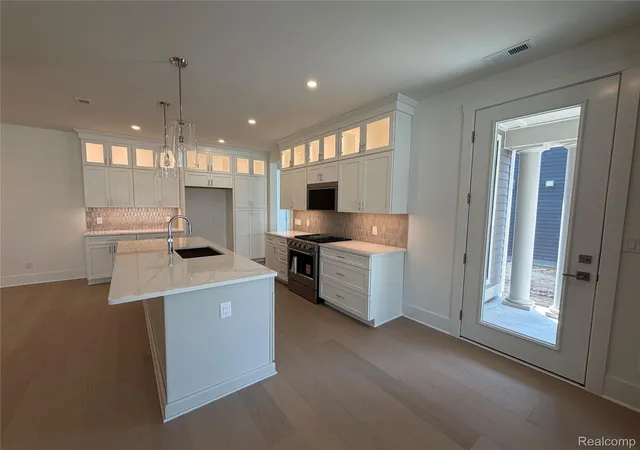 Listing Photo 5 - Condo for sale in building located at 407 S Ctr St, Northville, MI 48167 - Unit #29