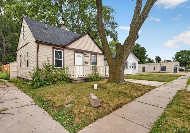 Photo 3 of Single family home for sale at 22524 Mac Arthur Blvd, Warren, MI 48089 | MLS# 20261062917 | Listing updated on 2026-08-31