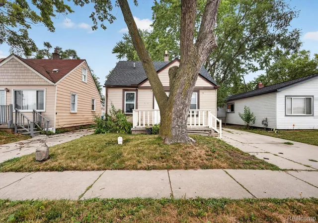 Photo 3 of Single family home for sale at 22524 Mac Arthur Blvd, Warren, MI 48089 | MLS# 20261062917 | Listing updated on 2026-08-31