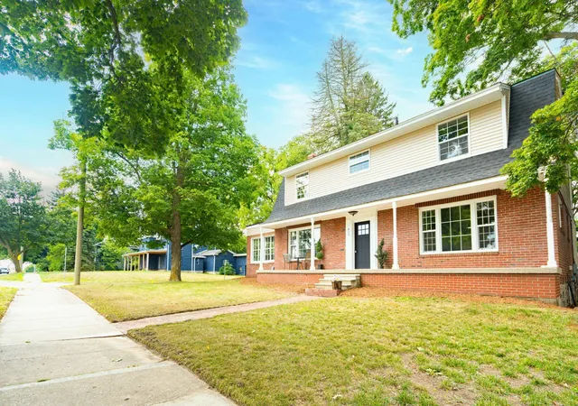 Photo 1 of Sale Pending at 411 N Main St, Lapeer, MI 48446 | MLS# 58050217961 | Listing updated on 2026-08-31