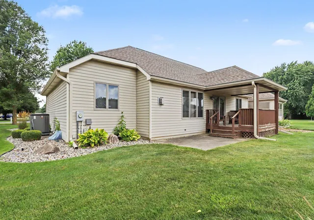 3rd image of 30 Oakdale Ln, Coldwater, MI 49036