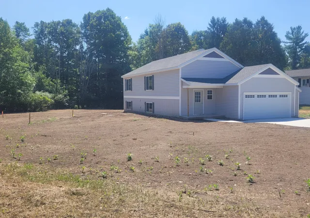 2nd image of 20535 Edgewood Dr, Big Rapids, MI 49307 | MLS# 65026041669