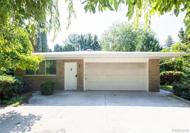 1st image of 575 S Hemlock Rd, Hemlock, MI 48626 | MLS# 20261062931