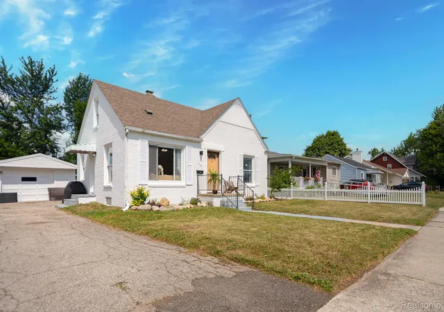 2nd image of 519 Bentley Dr, Monroe, MI 48162 | MLS# 20261062934