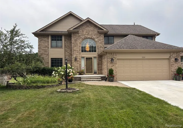 Photo 2 of Single family home for sale at 530 Lexington Dr, Rochester Hills, MI 48307 | MLS# 20261062937 | Listing updated on 2026-09-09