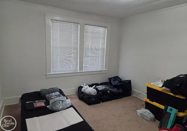 Listing Photo 5 - Condo for sale in building located at 320 E Cambourne St, Ferndale, MI 48220