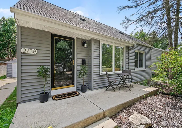 2nd image of 2738 Richards Dr Se, Grand Rapids, MI 49506 | MLS# 65026041671