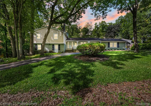 Photo 1 of Single family home for sale at 745 Hawthorne Dr, Bloomfield Hills, MI 48304 | MLS# 20261062946 | Listing updated on 2026-08-10