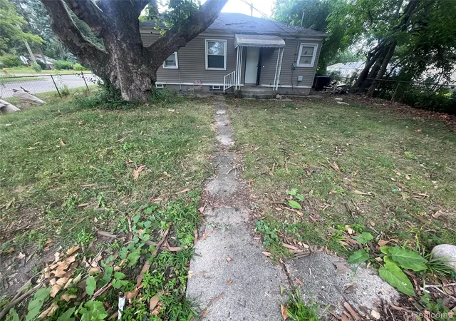 Photo 3 of Single family home for sale at 24055 Florence St, Detroit, MI 48219 | MLS# 20261062957 | Listing updated on 2026-10-12