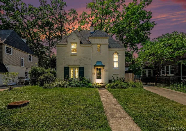 Photo 1 of Sale Pending at 1316 Beard St, Flint, MI 48503 | MLS# 20261062954 | Listing updated on 2026-08-13