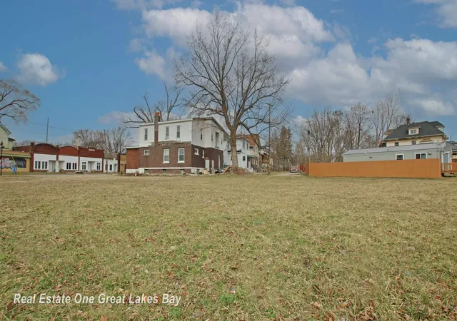 Photo 4 of Land for sale at 800 Martin Luther King Ave, Flint, MI 48503 | MLS# 61050217974 | Listing updated on 2026-08-10