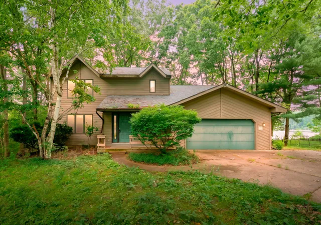 Photo 1 of Sale Pending at 9856 Oak Forest Cir, Kalamazoo, MI 49009 | MLS# 66026041680 | Listing updated on 2026-08-10