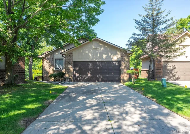 Photo 2 of Condo for sale at 7521 Hickory Hl Dr, West Bloomfield, MI 48322 | MLS# 20261062969 | Listing updated on 2026-09-08