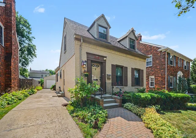 Photo 3 of Single family home for sale at 473 Calvin Ave, Grosse Pointe Farms, MI 48236 | MLS# 20261062979 | Listing updated on 2026-08-11