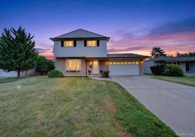 Photo 1 of Sale Pending at 33124 Breckenridge Dr, Sterling Heights, MI 48310 | MLS# 20261062981 | Listing updated on 2026-09-10