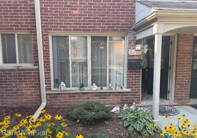 Photo 2 of Condo for sale at 11386 Canal Rd, Sterling Heights, MI 48314 | MLS# 20261062986 | Listing updated on 2026-09-16