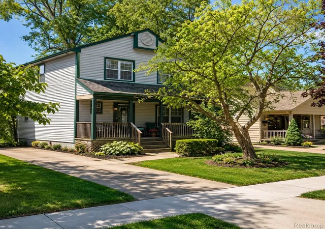 Photo 1 of Single family home for sale at 8491 Fenton St, Dearborn Heights, MI 48127 | MLS# 20261062989 | Listing updated on 2026-08-10