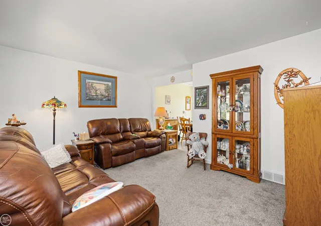 Listing Photo 3 - Condo for sale in building located at 27754 Eastwick Sq Rd, Roseville, MI 48066