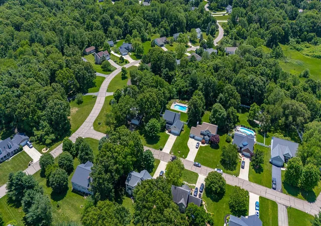 Photo 4 of Single family home for sale at 3560 Smithfield Way, Kalamazoo, MI 49009 | MLS# 66026041695 | Listing updated on 2026-08-10