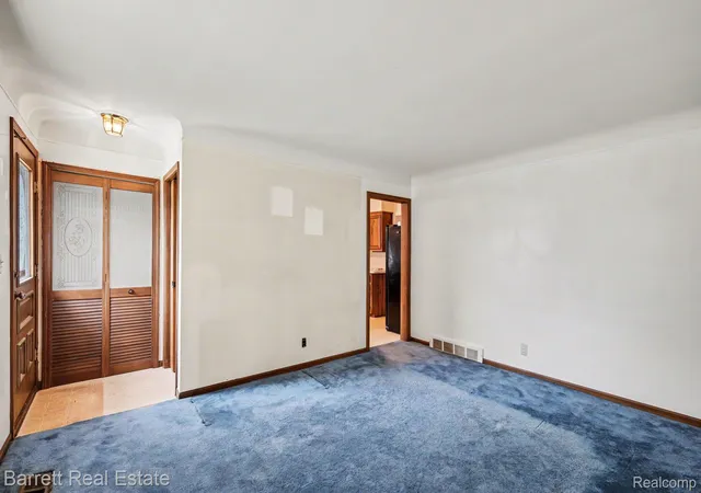 Photo 4 of Single family home for sale at 31370 Palomino Dr, Warren, MI 48093 | MLS# 20261063008 | Listing updated on 2026-09-18