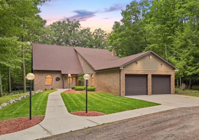 1st image of 8423 S Harnden Dr, Fremont, MI 49412 | MLS# 72026041699