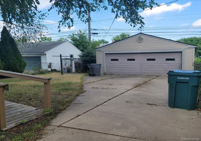Photo 3 of Single family home for sale at 4574 Westland St, Dearborn, MI 48126 | MLS# 20261063021 | Listing updated on 2026-08-10