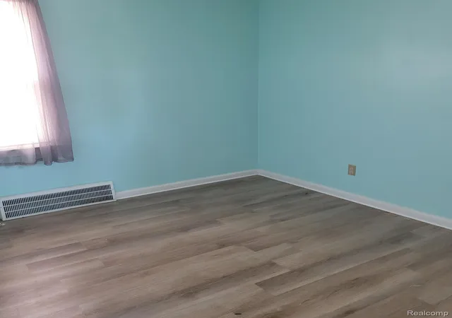 Photo 4 of Single family home for sale at 4574 Westland St, Dearborn, MI 48126 | MLS# 20261063021 | Listing updated on 2026-08-10