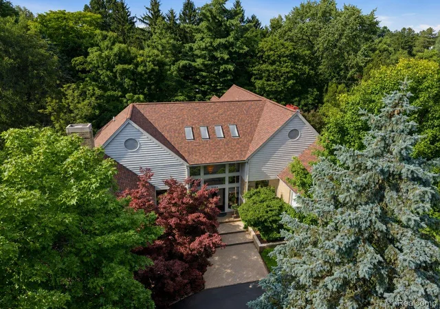 Photo 1 of Single family home for sale at 3104 Quarton Rd, Bloomfield Hills, MI 48304 | MLS# 20261063026 | Listing updated on 2026-08-12