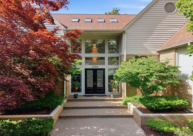 Photo 2 of Single family home for sale at 3104 Quarton Rd, Bloomfield Hills, MI 48304 | MLS# 20261063026 | Listing updated on 2026-08-12