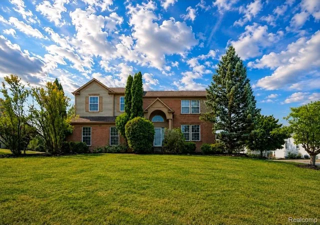Photo 1 of Sale Pending at 4433 Brighton Dr, Grand Blanc, MI 48439 | MLS# 20261063029 | Listing updated on 2026-09-26